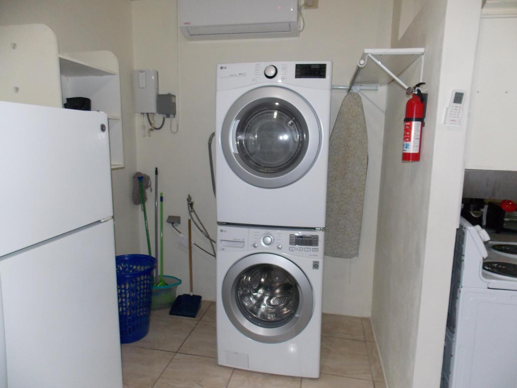 Stewart Apt- Trincity, Airport, Washer, Dryer, Office, Cable , Wifi Pokój zdjęcie
