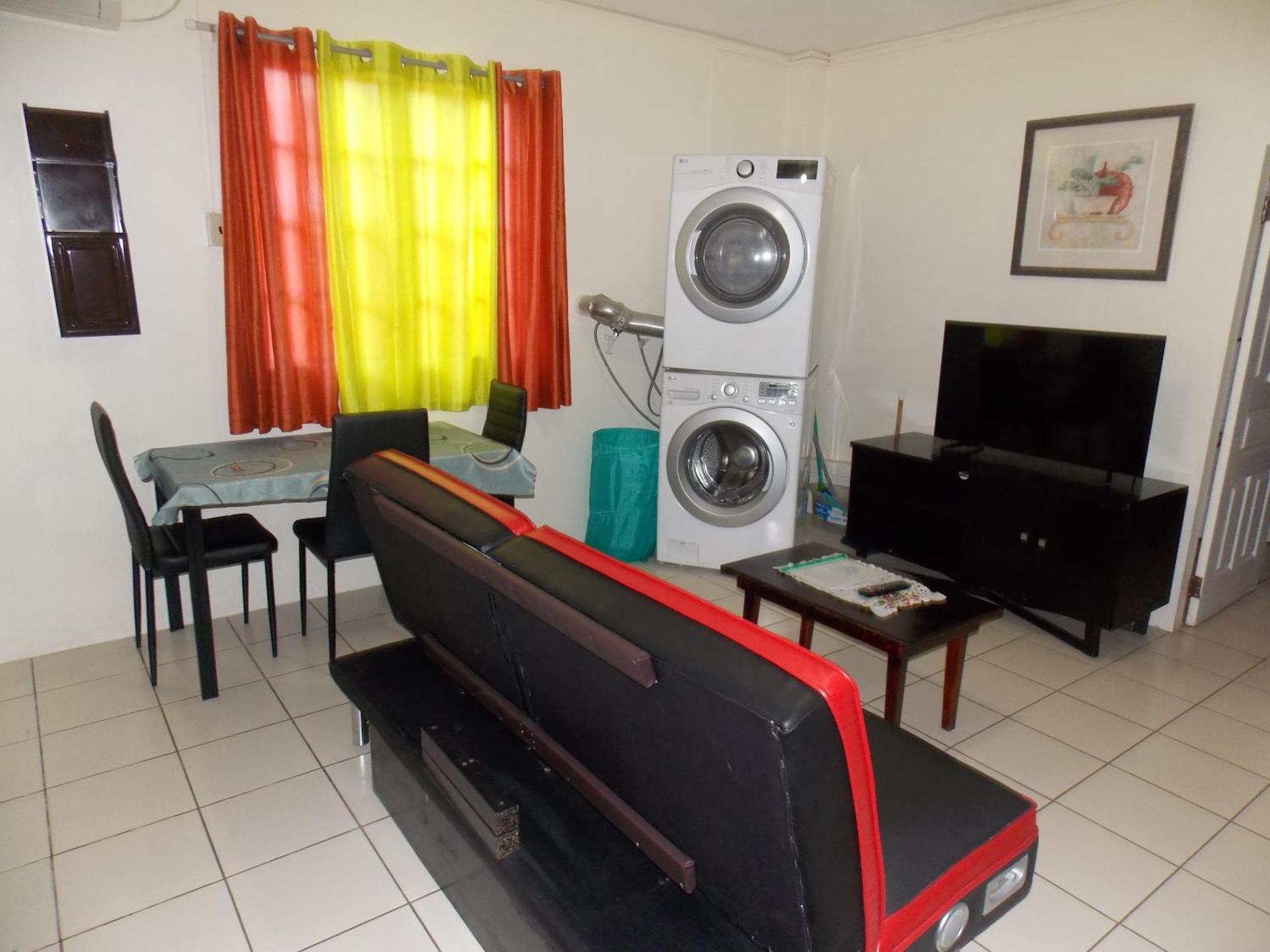 Stewart Apt- Trincity, Airport, Washer, Dryer, Office, Cable , Wifi Pokój zdjęcie