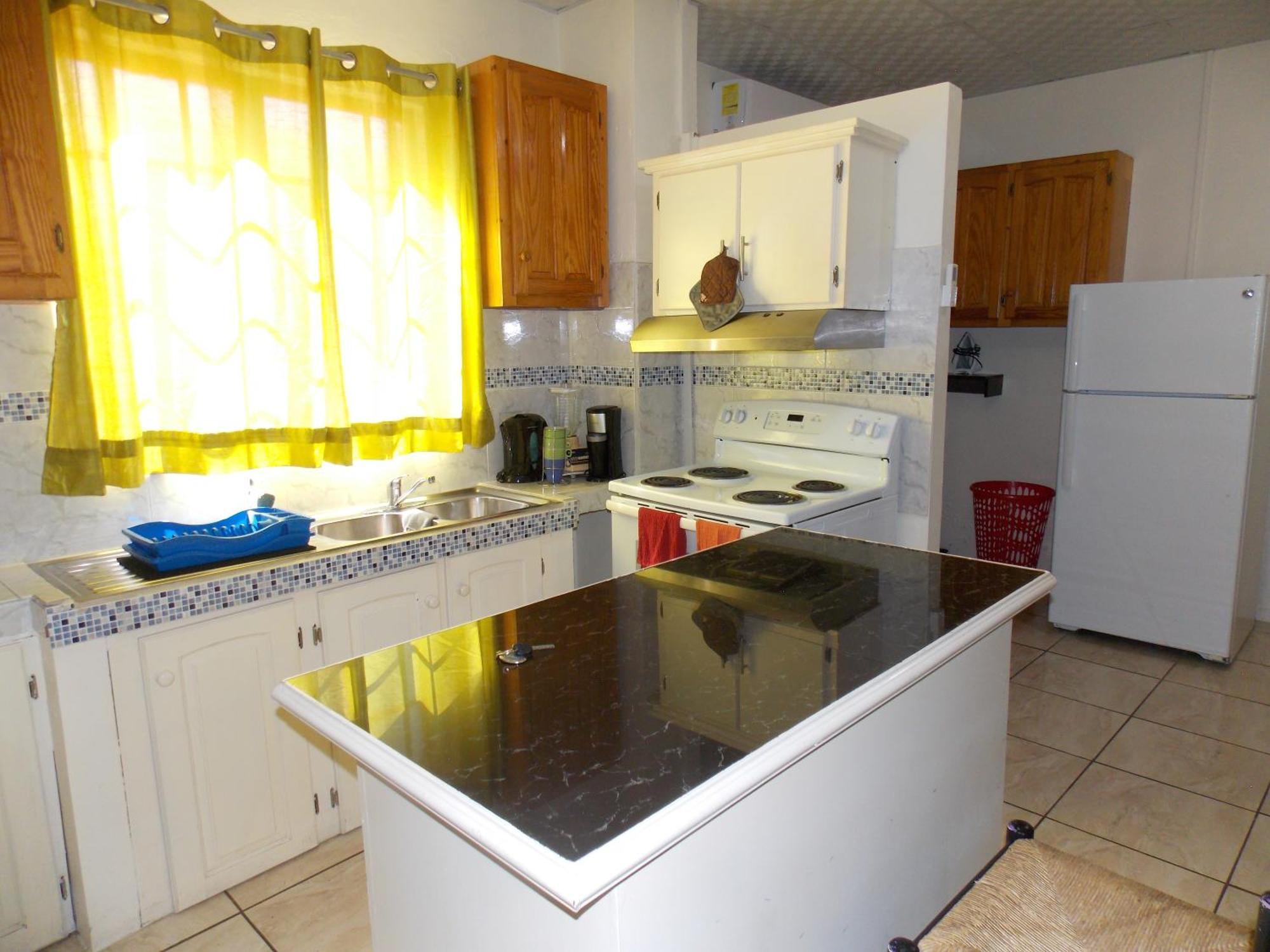 Stewart Apt- Trincity, Airport, Washer, Dryer, Office, Cable , Wifi Pokój zdjęcie
